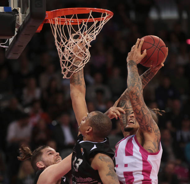 抢断和射门 抢断和射门