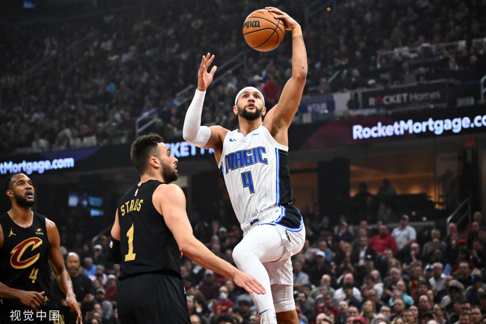 足坛一夜动 足坛一夜动