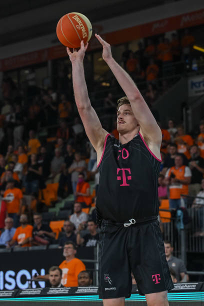 员的每一个 员的每一个